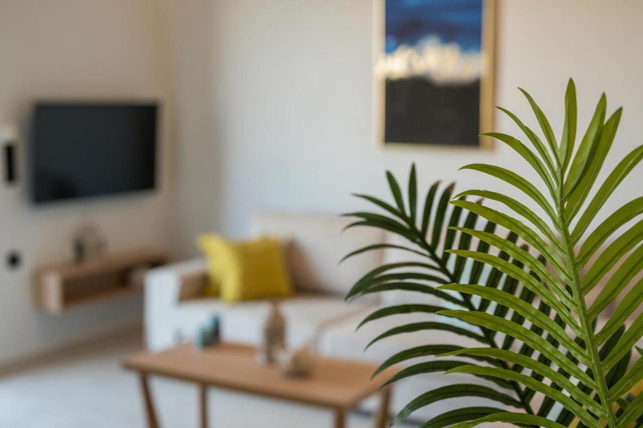 Aegean Breeze Luxury Apartments Next To The Sea Maleme  Bagian luar foto